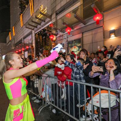 02 03 Xiang Gang Chao Liu Wan Ju Hua Che Shou Du Can Yu Da Nian Chu Yi Xin Nian Sheng Shi